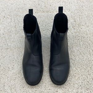 Teva Women’s Booties Black Leather Waterproof Pull On Size 7.5